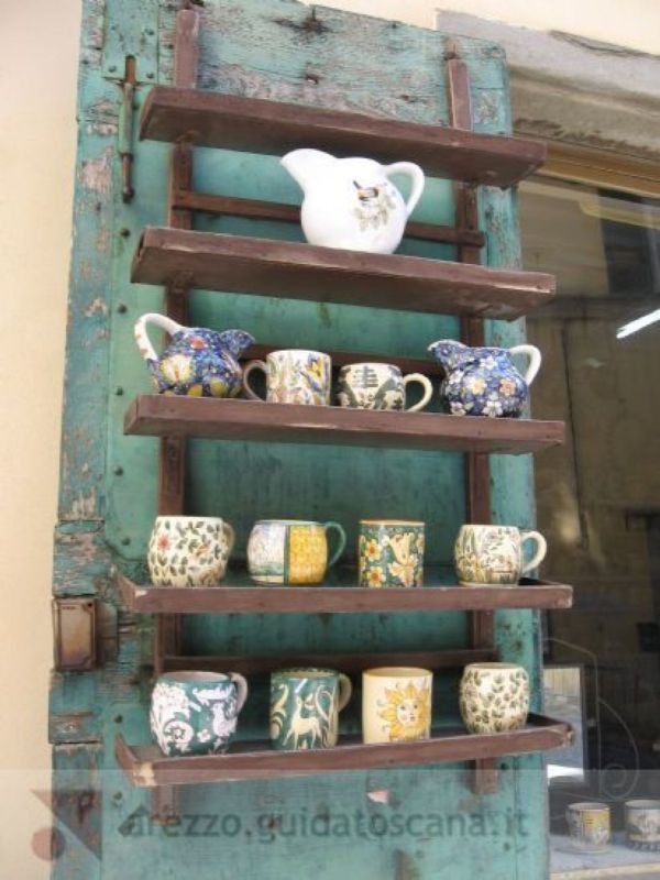 Ceramiche in bottega a Cortona
