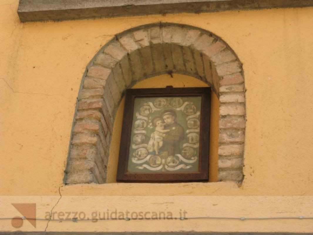 Un affresco in un palazzo a Monterchi