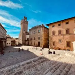 Das Rathaus von Arezzo